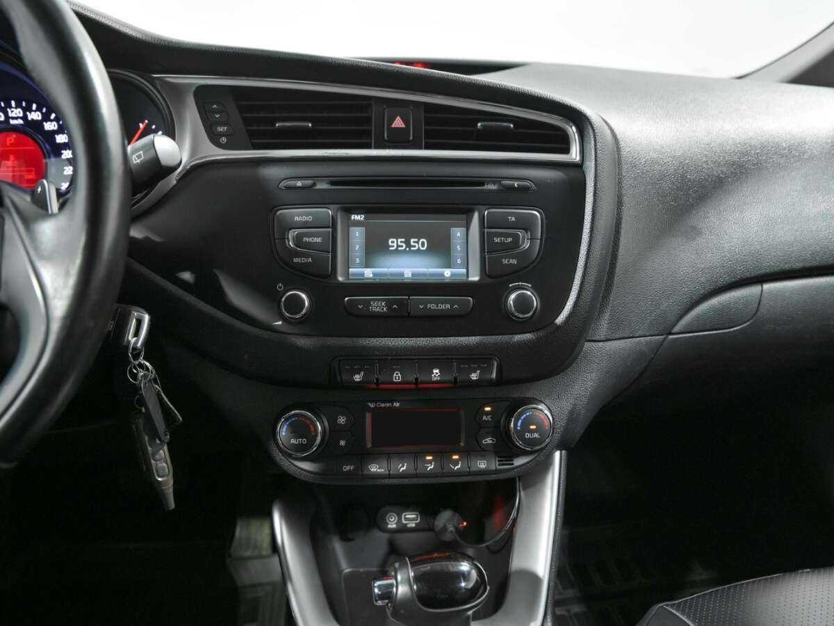 Kia Ceed с пробегом — 2017 год. Фото: #9