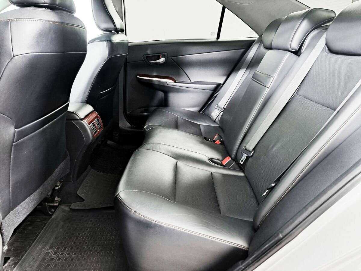 Toyota Camry с пробегом — 2014 год. Фото: #7