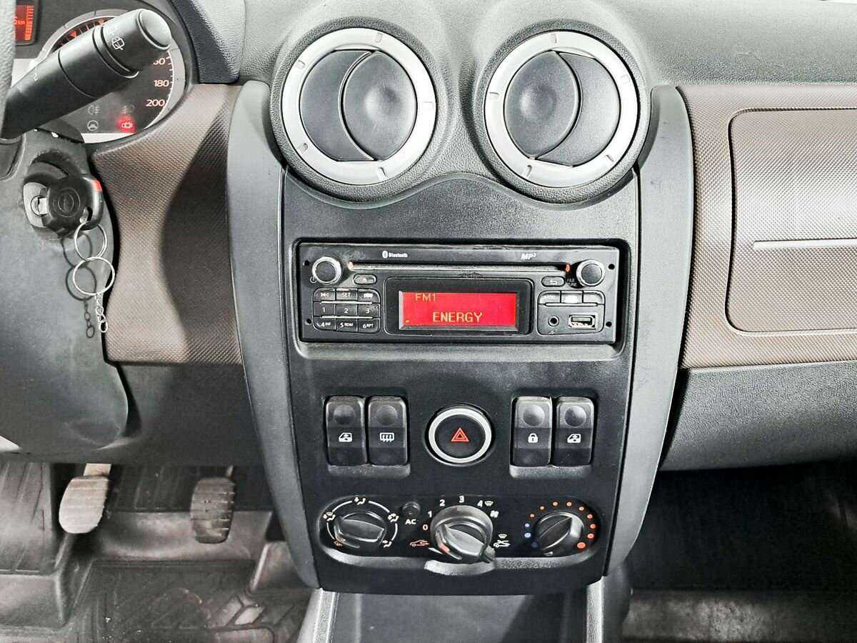 Lada (ВАЗ) Largus с пробегом — 2013 год. Фото: #10