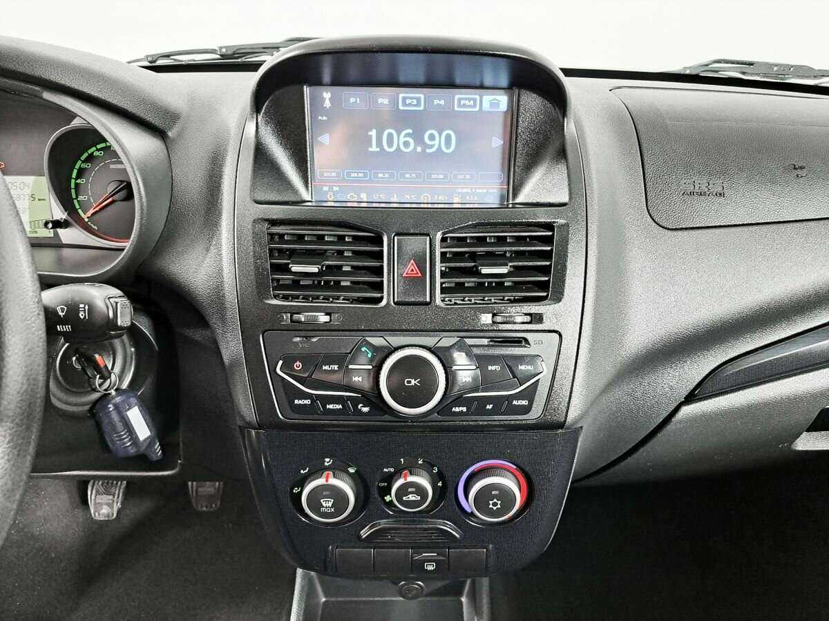 Lada (ВАЗ) Kalina с пробегом — 2013 год. Фото: #12