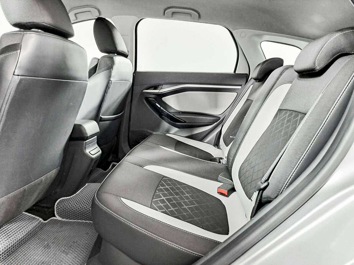 Lada (ВАЗ) Vesta с пробегом — 2019 год. Фото: #9