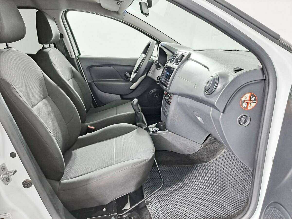 Renault Sandero с пробегом — 2018 год. Фото: #6