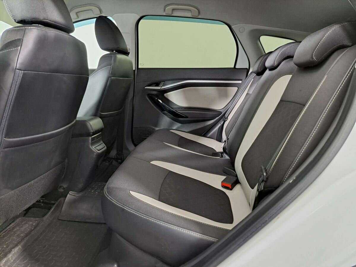 Lada (ВАЗ) Vesta с пробегом — 2018 год. Фото: #9