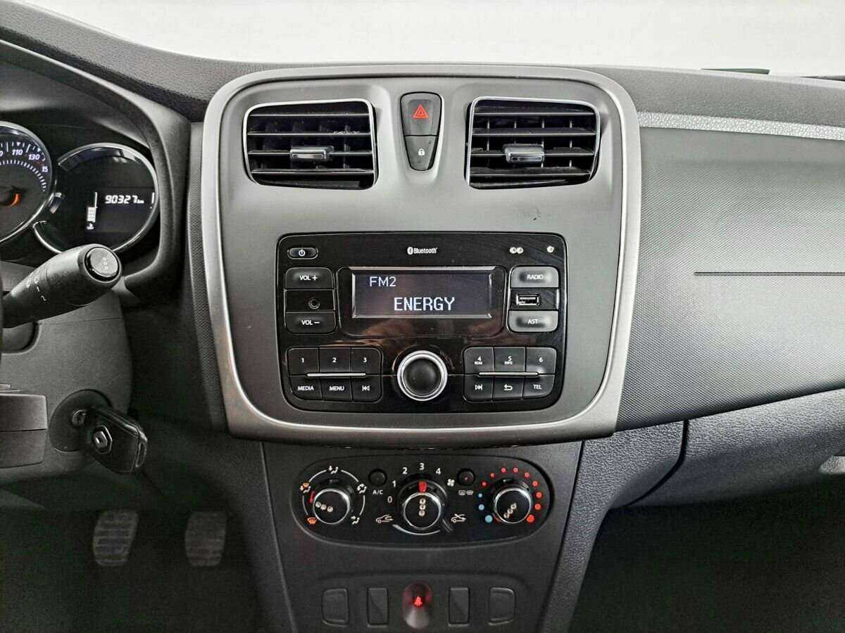 Renault Logan с пробегом — 2019 год. Фото: #12