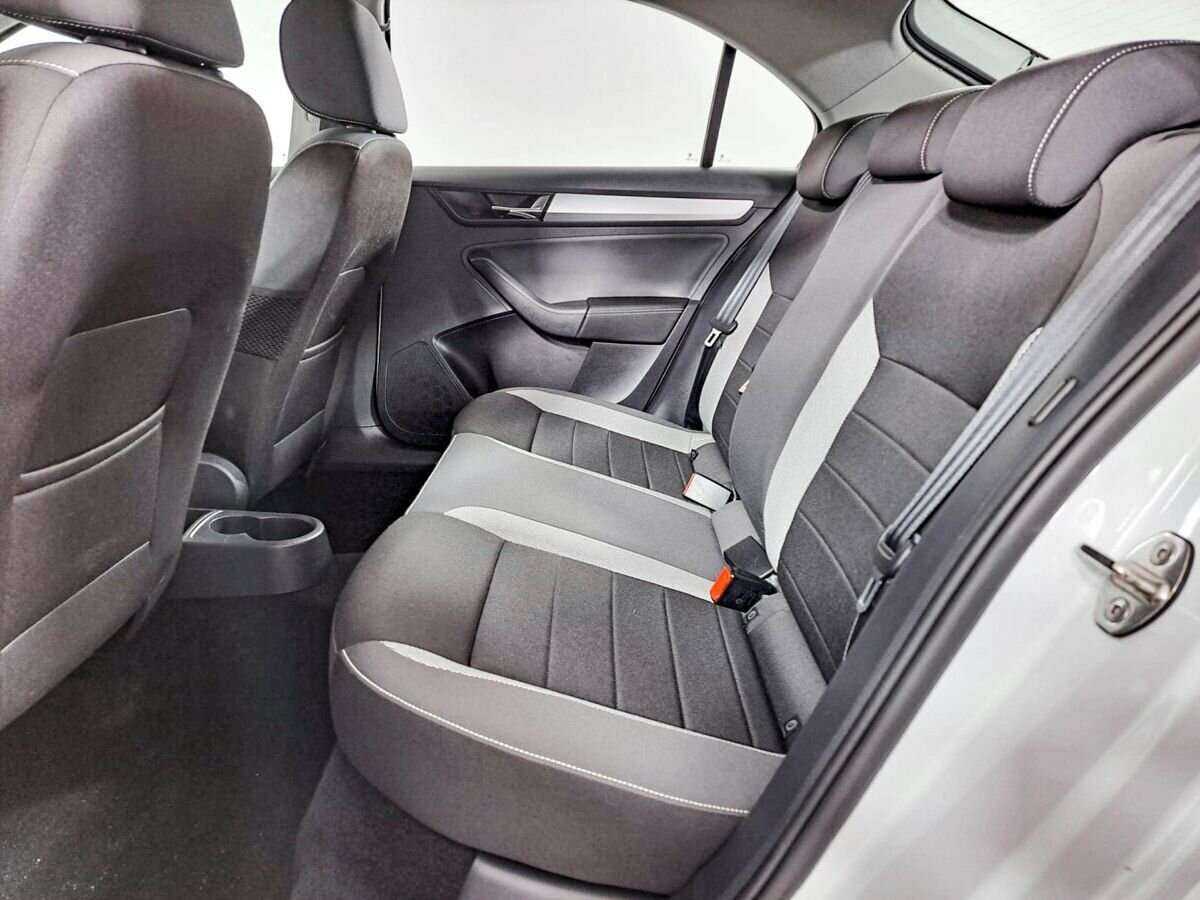 Skoda Rapid с пробегом — 2018 год. Фото: #8