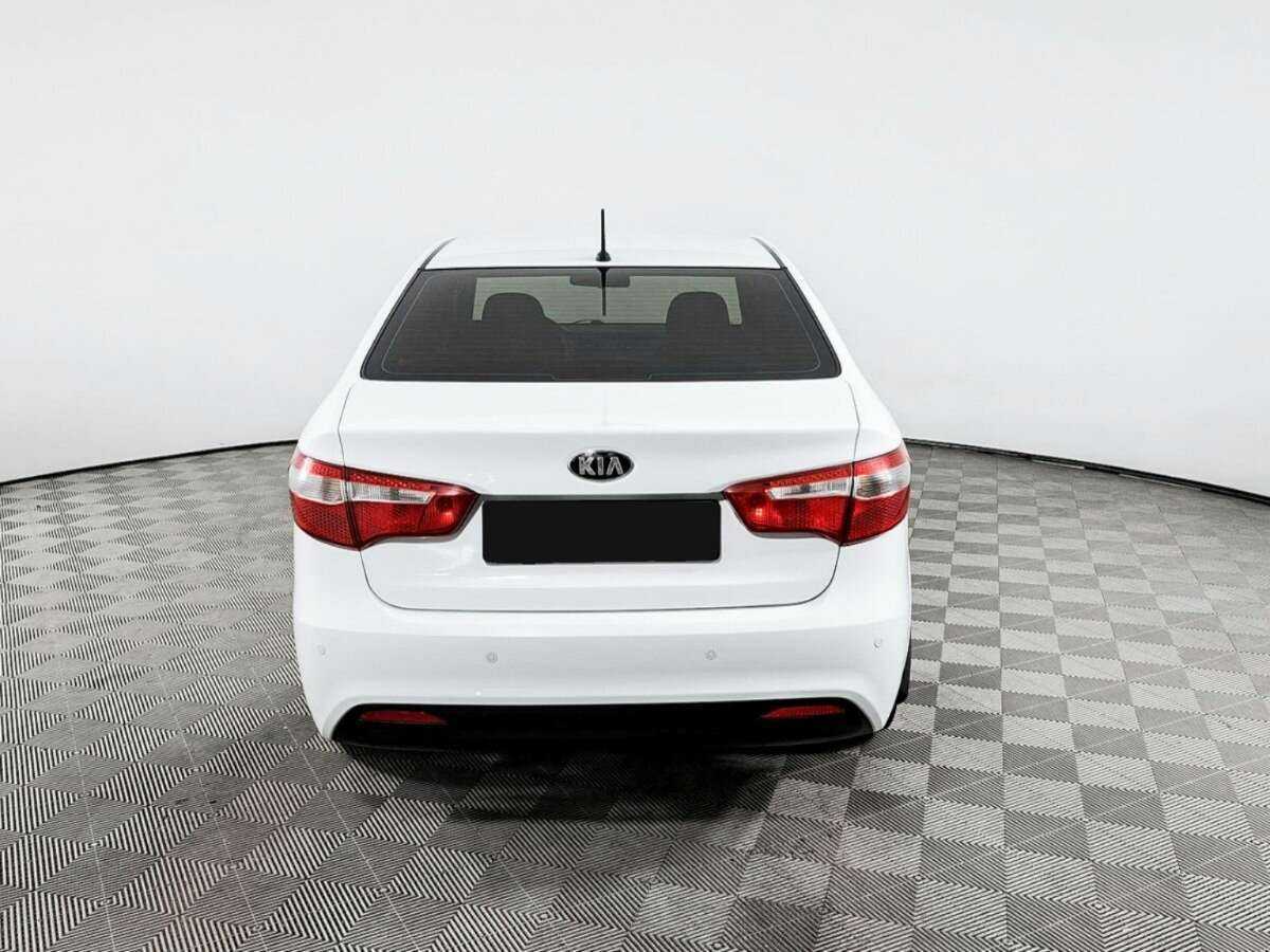 Kia Rio с пробегом — 2013 год. Фото: #5