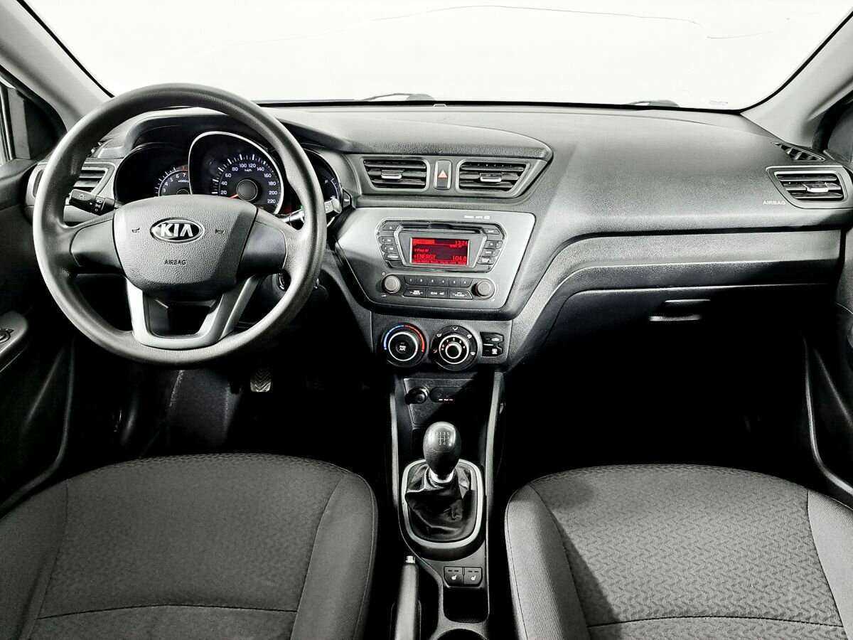 Kia Rio с пробегом — 2013 год. Фото: #13