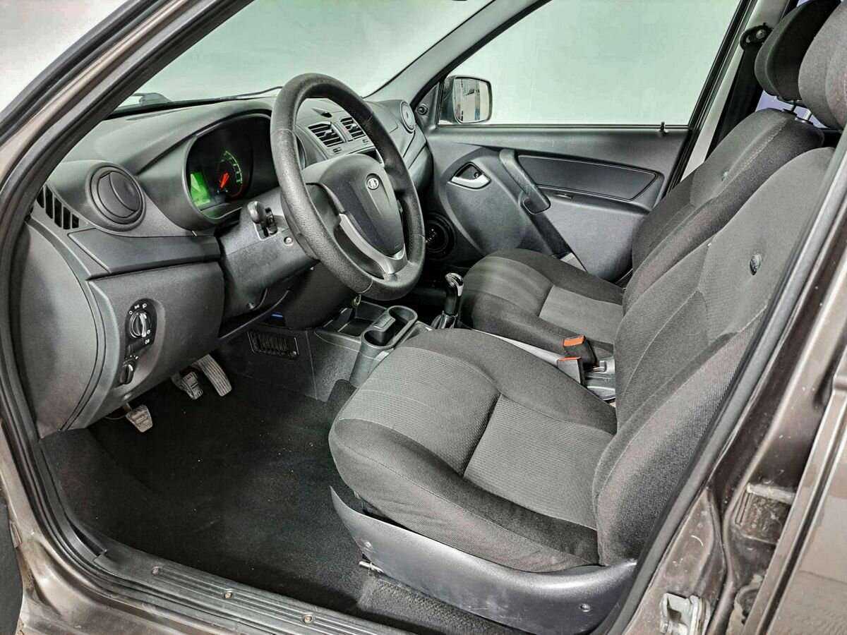 Lada (ВАЗ) Kalina с пробегом — 2015 год. Фото: #12