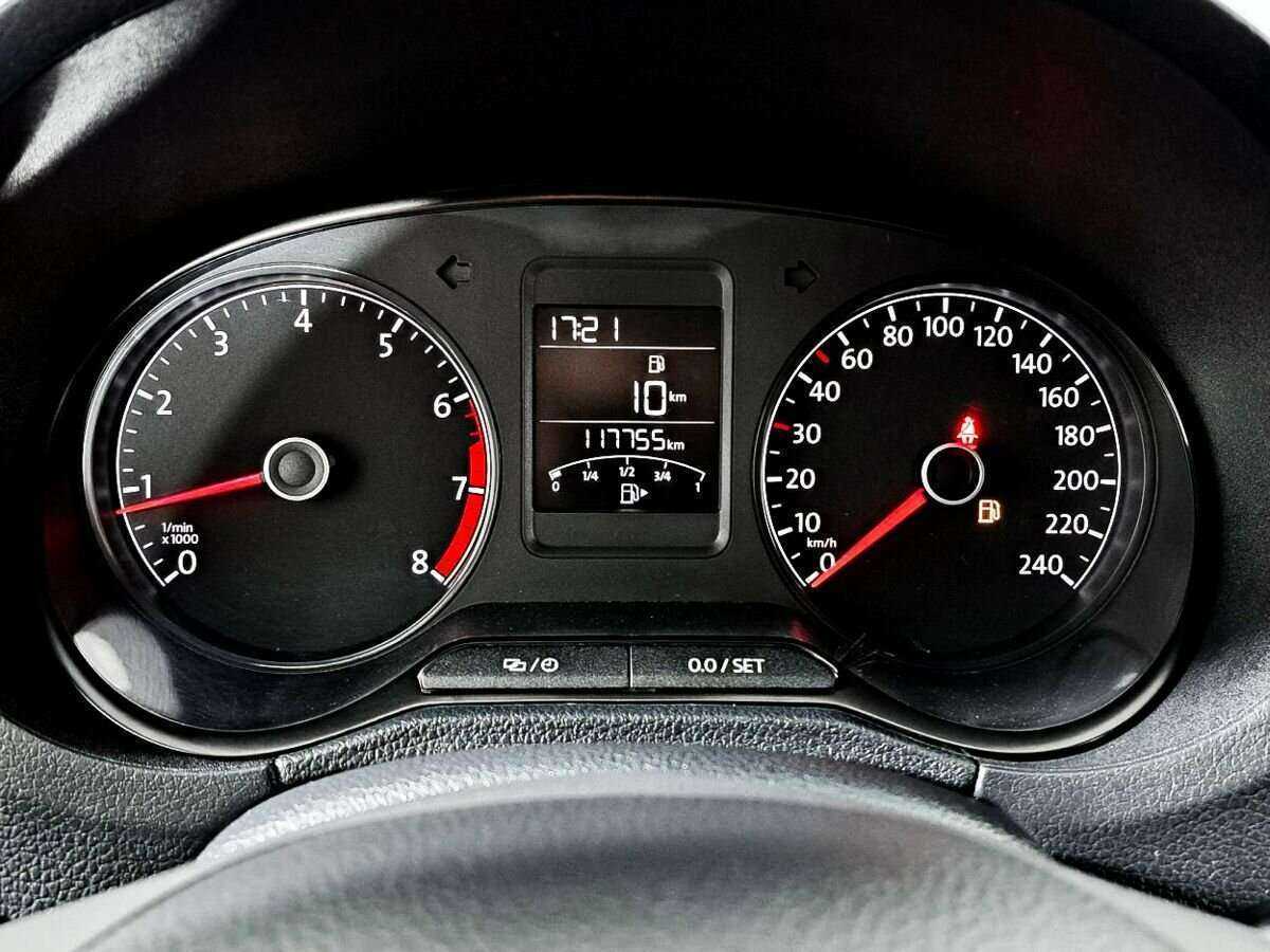 Volkswagen Polo с пробегом — 2019 год. Фото: #12