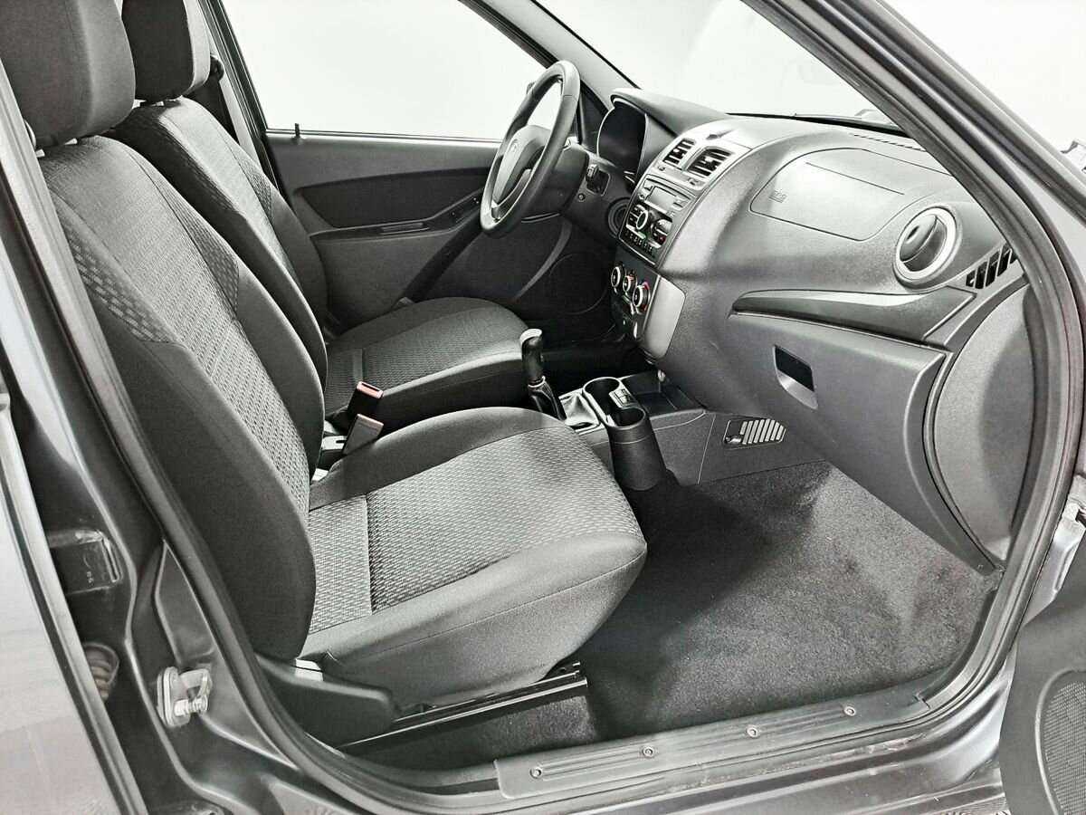 Lada (ВАЗ) Kalina с пробегом — 2017 год. Фото: #8