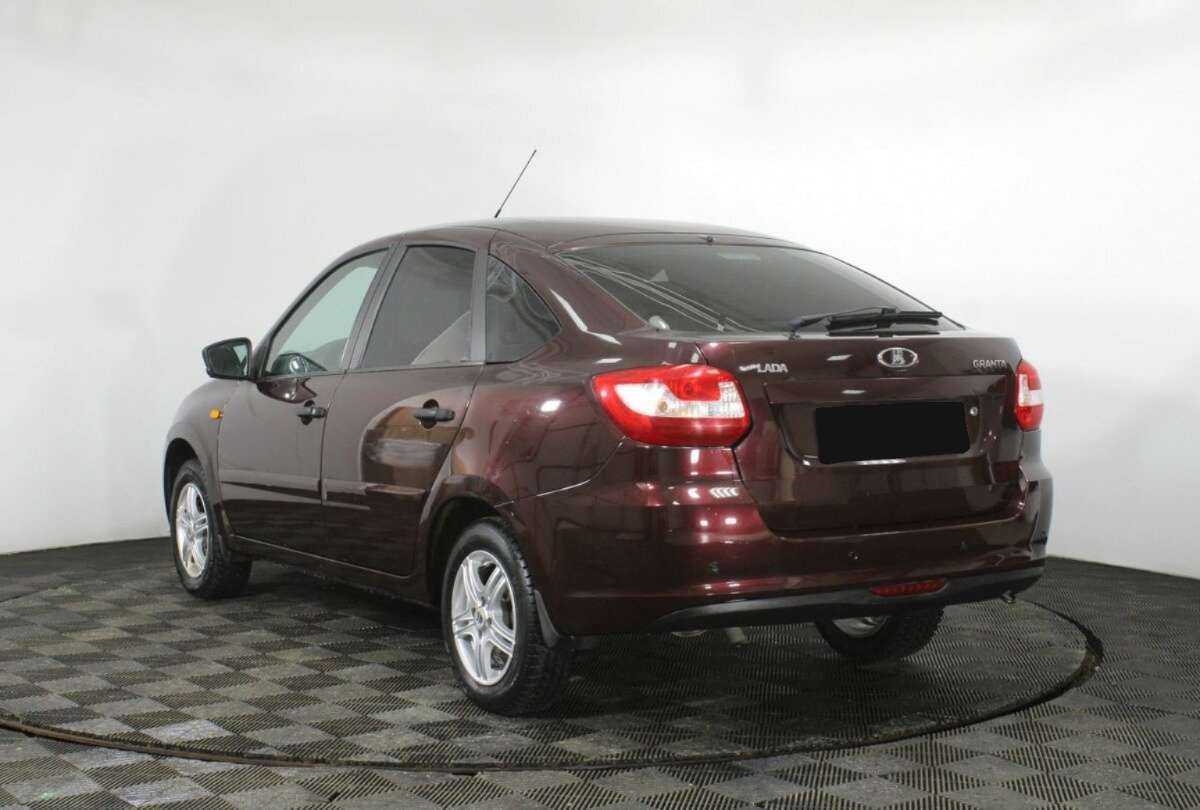 Lada (ВАЗ) Granta с пробегом — 2015 год. Фото: #5