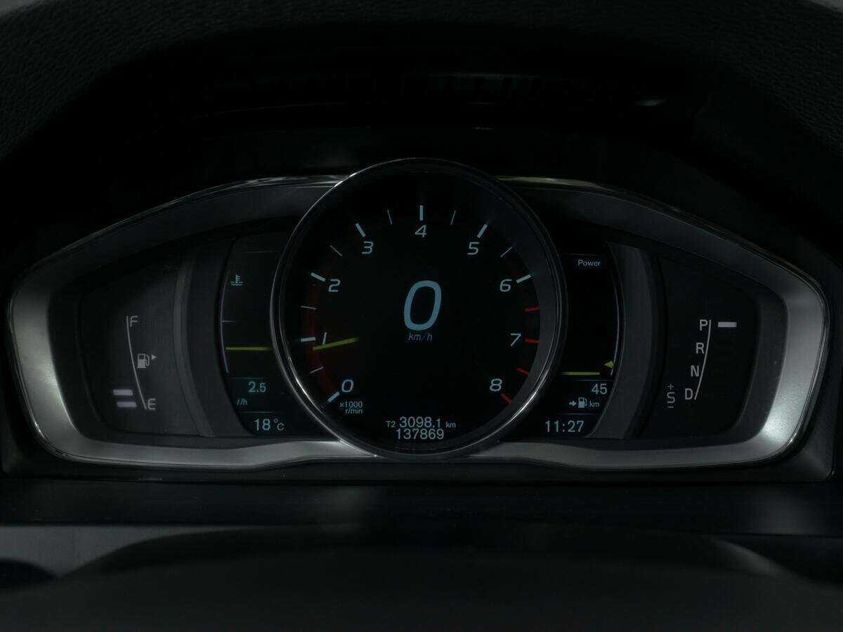 Volvo S60 с пробегом — 2014 год. Фото: #11