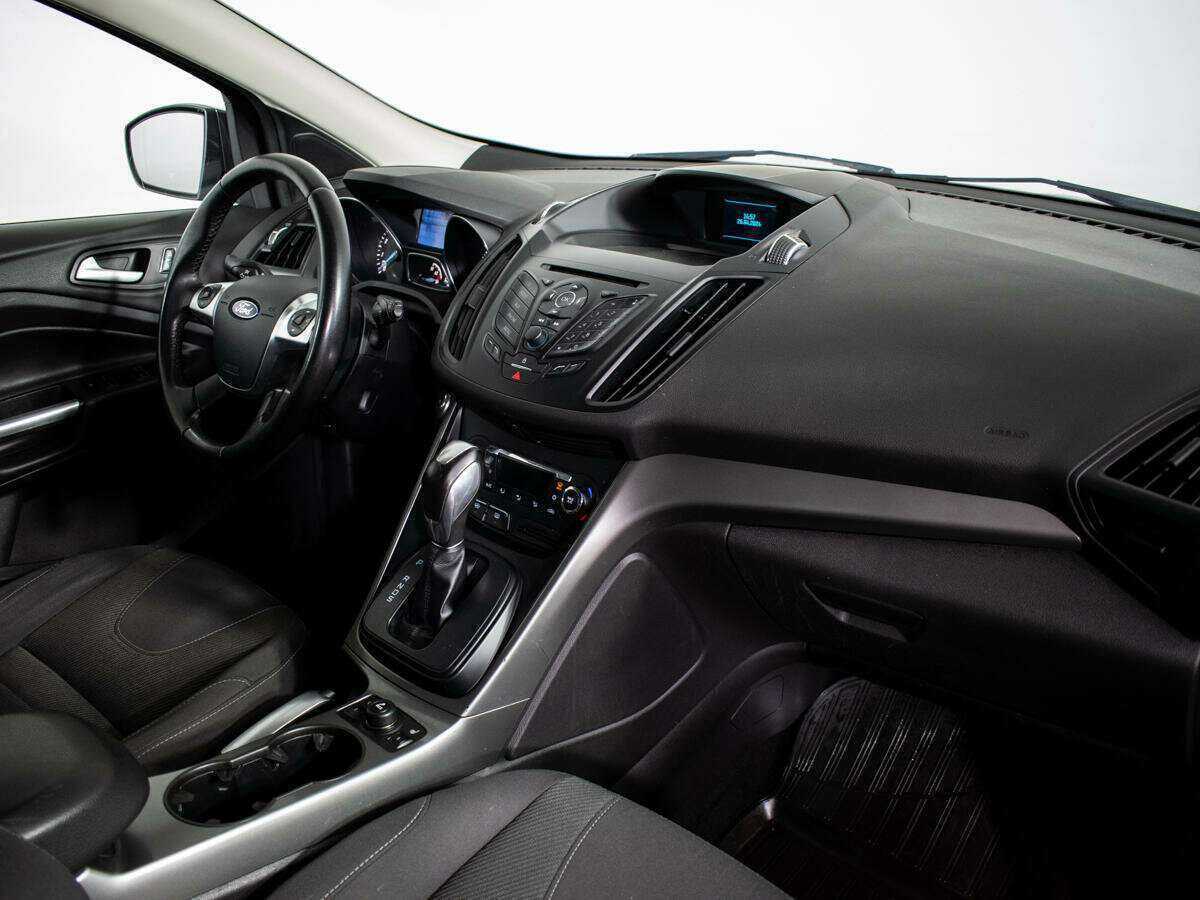 Ford Kuga с пробегом — 2015 год. Фото: #7