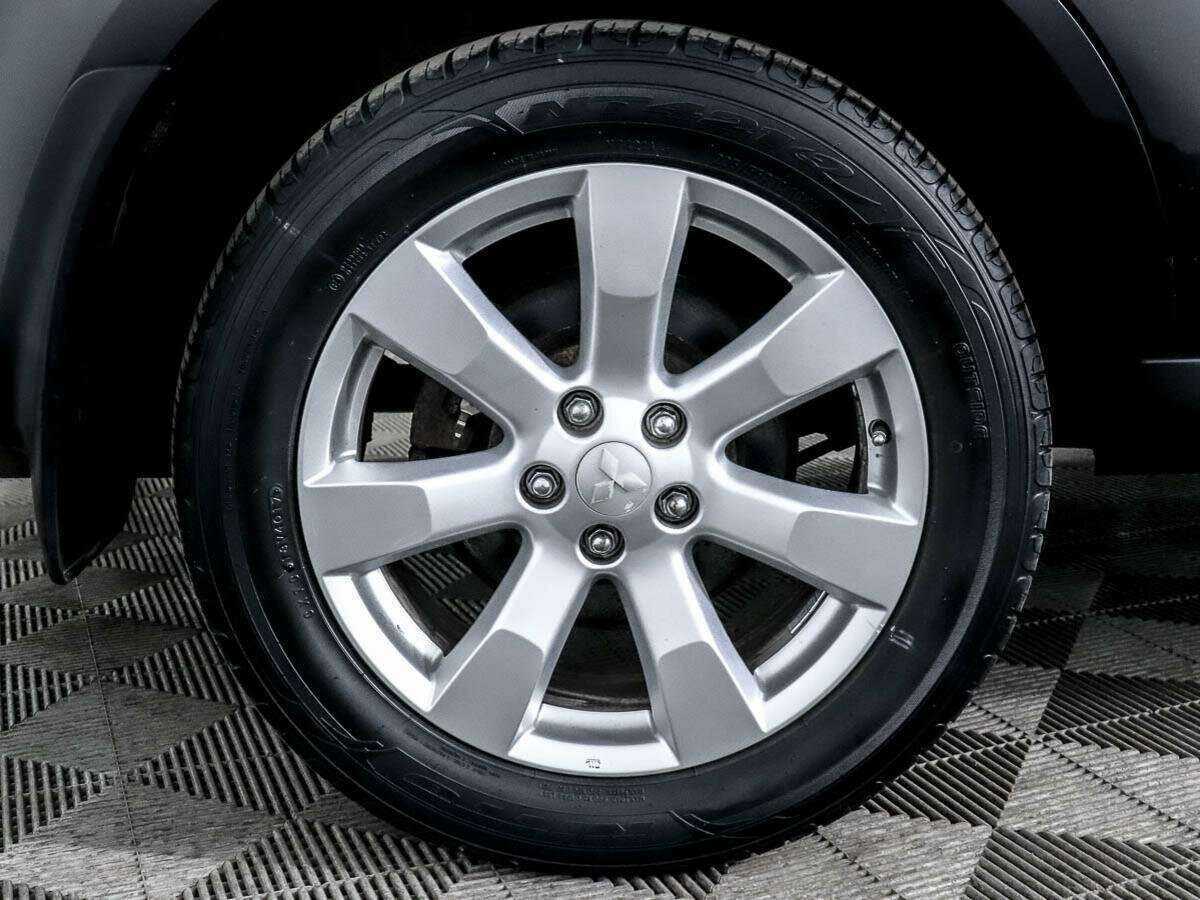 Mitsubishi Outlander с пробегом — 2012 год. Фото: #13