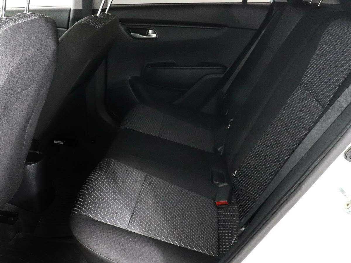 Kia Rio с пробегом — 2020 год. Фото: #6