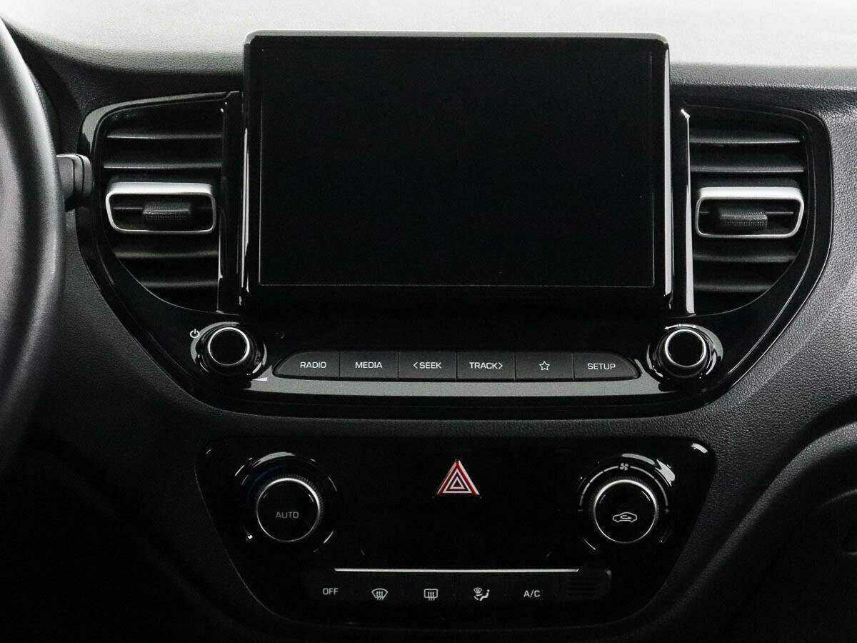 Hyundai Solaris с пробегом — 2020 год. Фото: #10