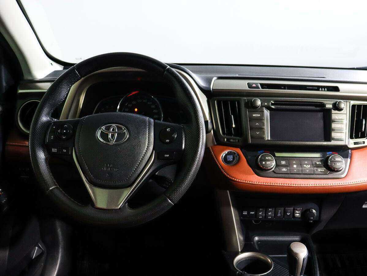 Toyota RAV4 с пробегом — 2013 год. Фото: #9