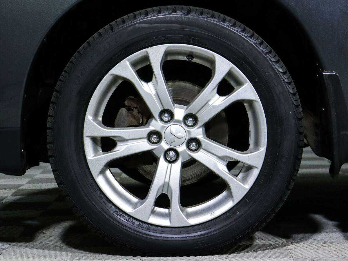 Mitsubishi Outlander с пробегом — 2013 год. Фото: #16