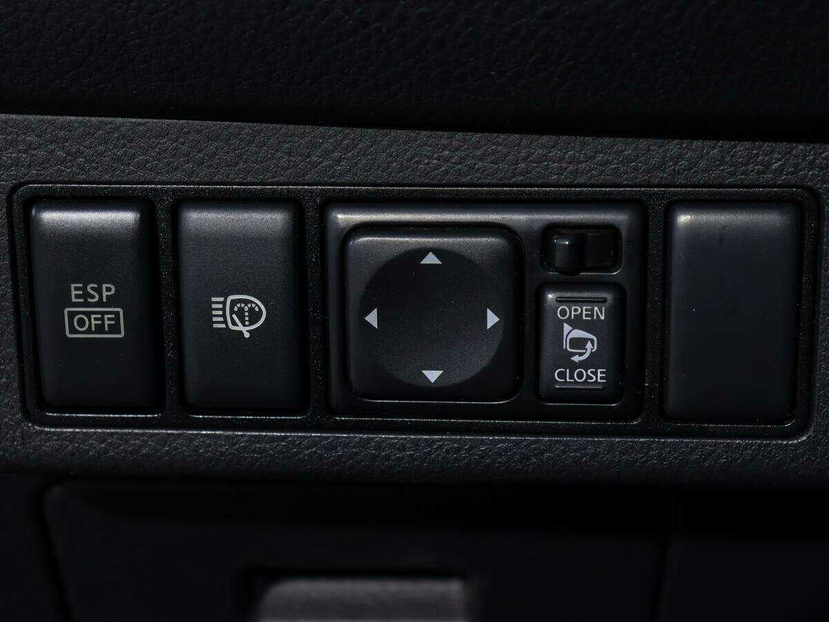 Nissan Tiida с пробегом — 2012 год. Фото: #16