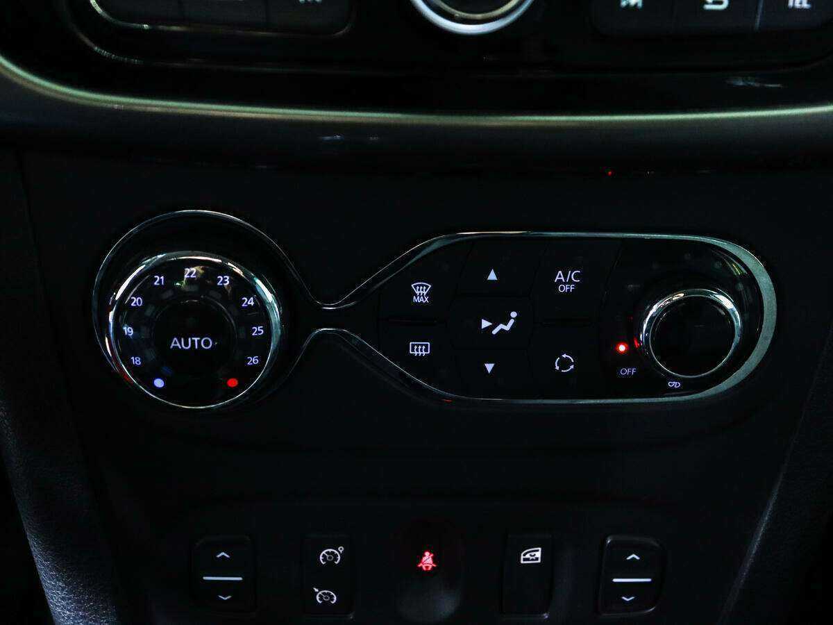 Renault Sandero с пробегом — 2016 год. Фото: #12