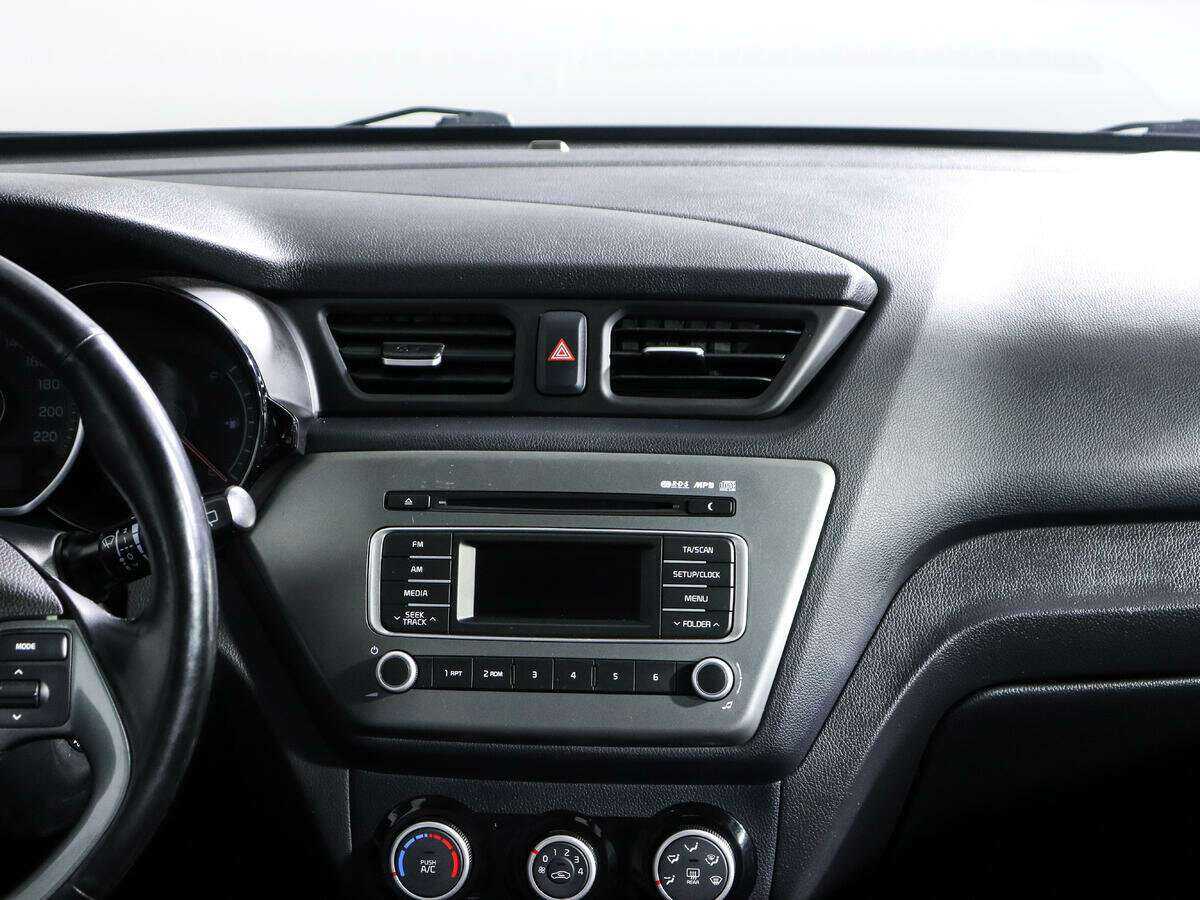 Kia Rio с пробегом — 2017 год. Фото: #13