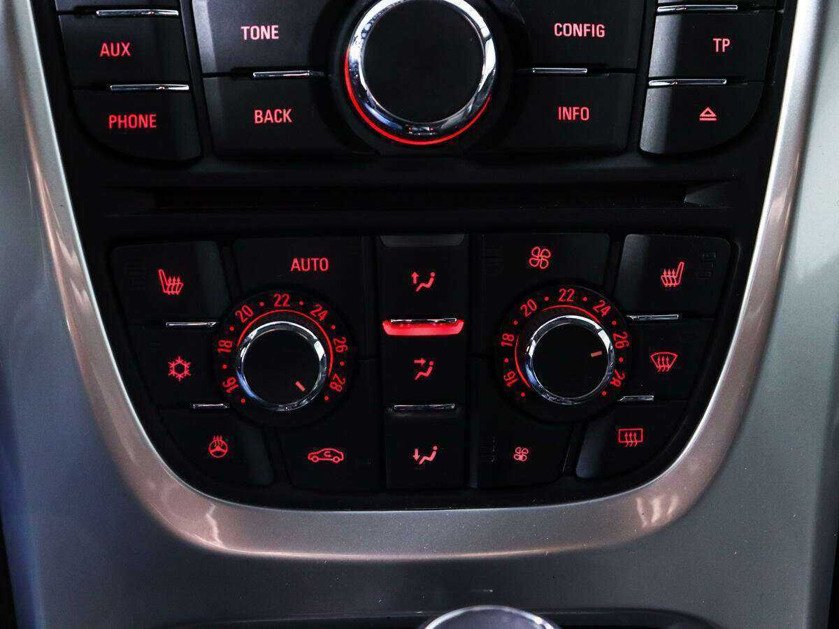 Opel Astra с пробегом — 2013 год. Фото: #14