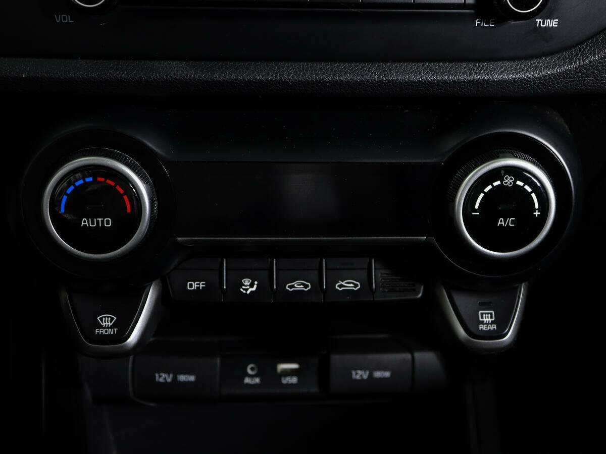 Kia Rio с пробегом — 2018 год. Фото: #18