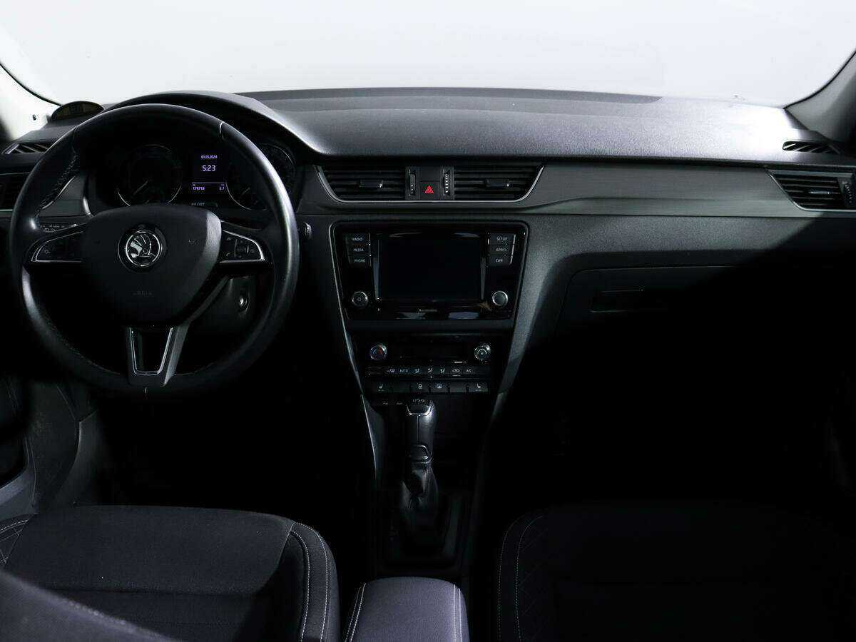 Skoda Rapid с пробегом — 2017 год. Фото: #9