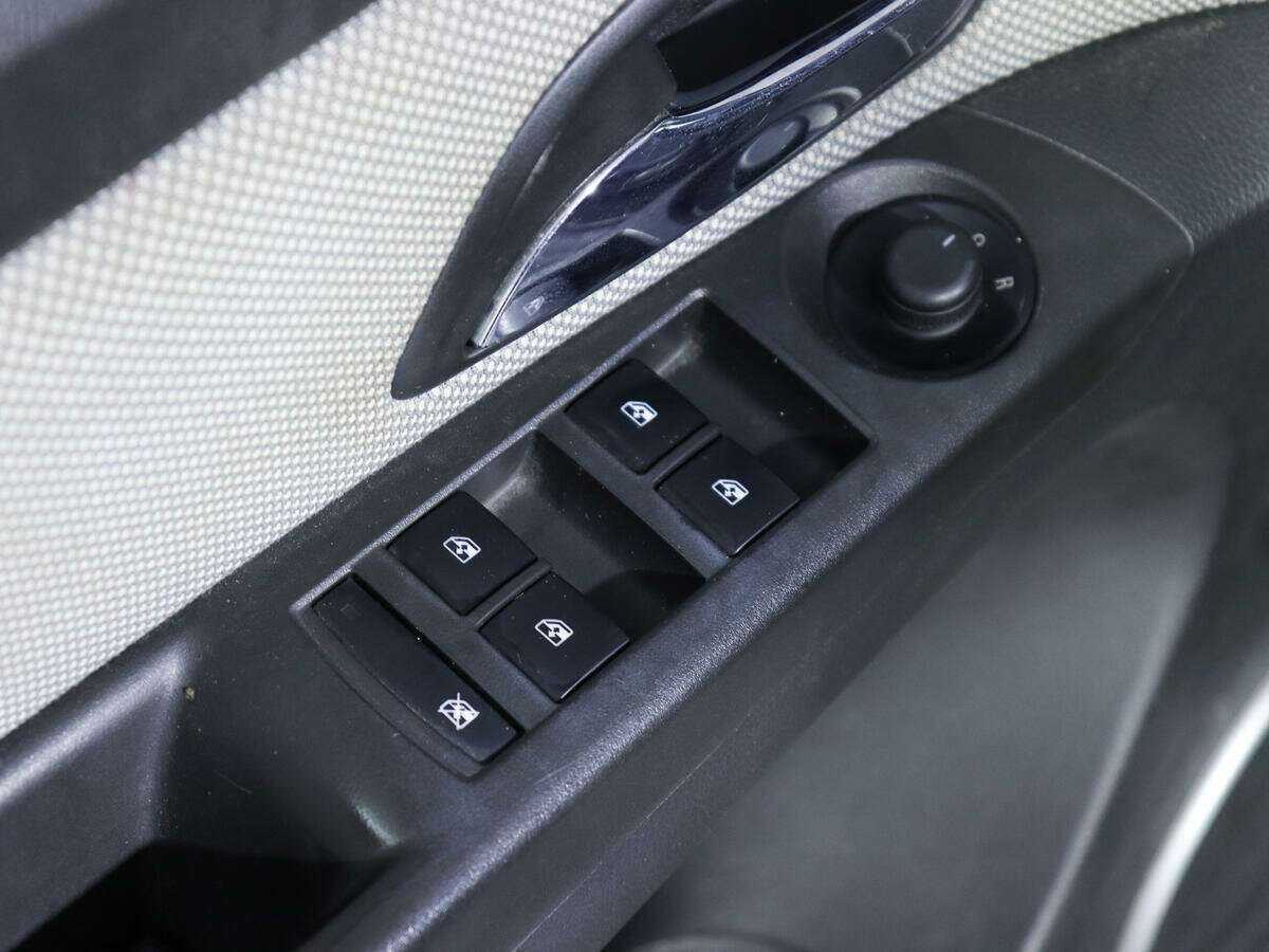 Chevrolet Cruze с пробегом — 2012 год. Фото: #12