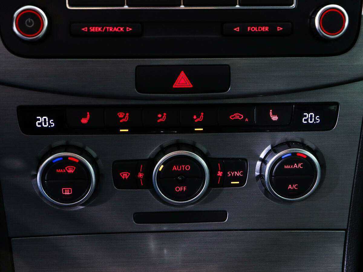 Volkswagen Passat с пробегом — 2014 год. Фото: #12