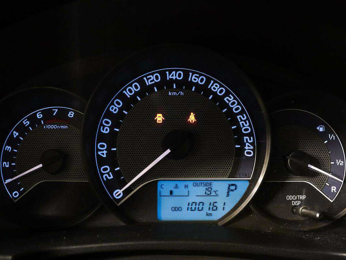 Toyota Corolla с пробегом — 2013 год. Фото: #7