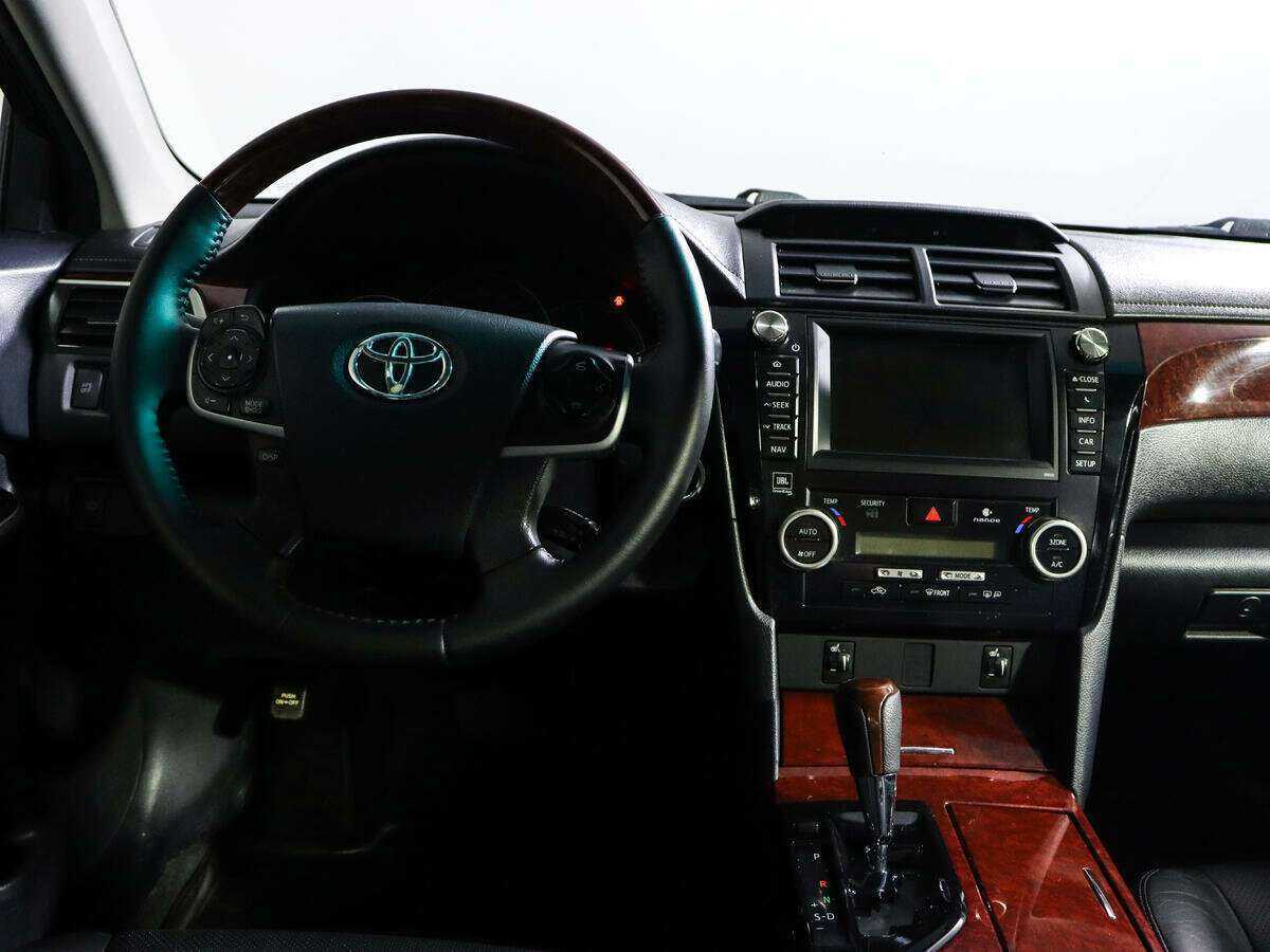 Toyota Camry с пробегом — 2012 год. Фото: #9