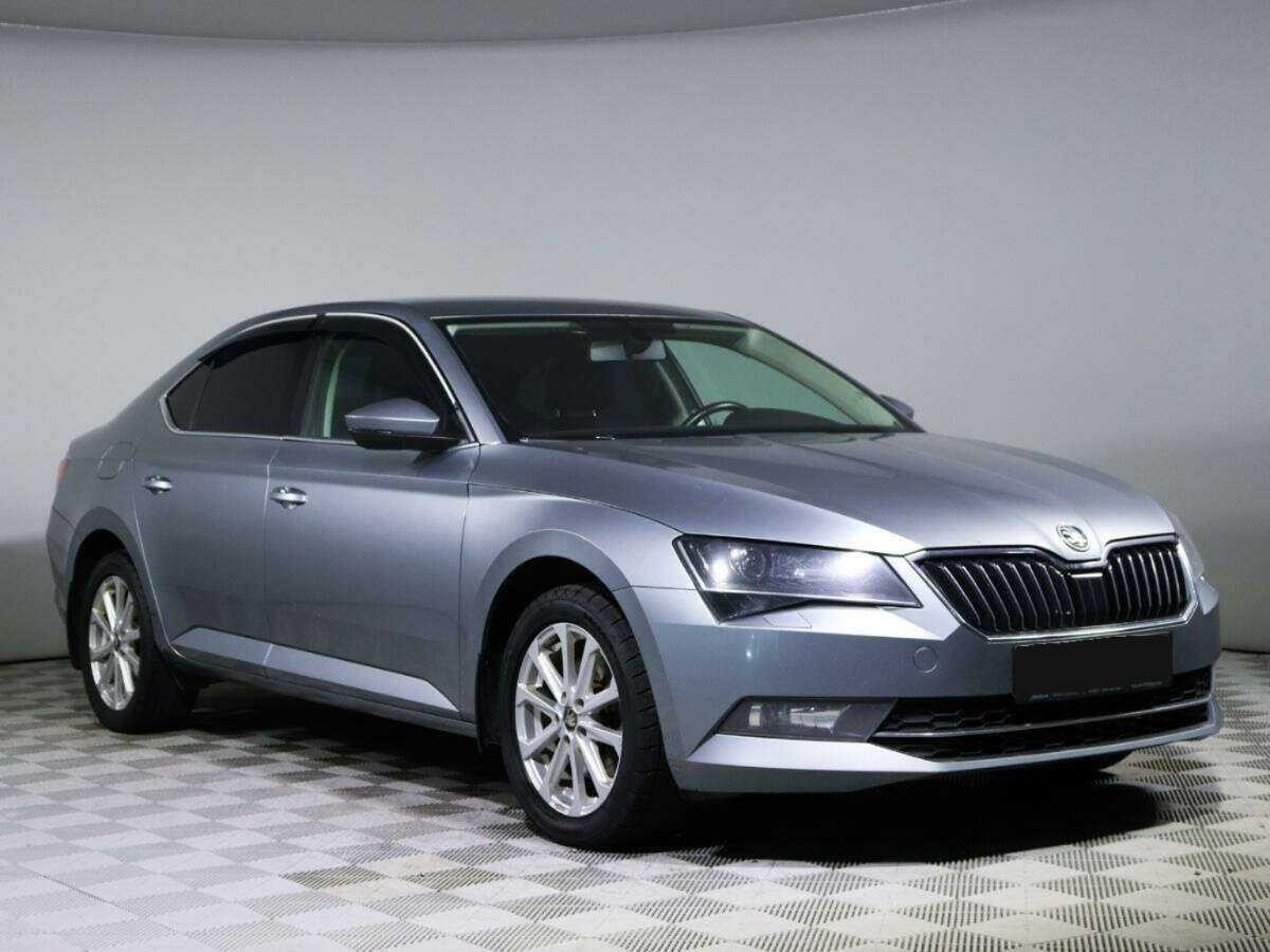 Skoda Superb с пробегом — 2015 год. Фото: #2