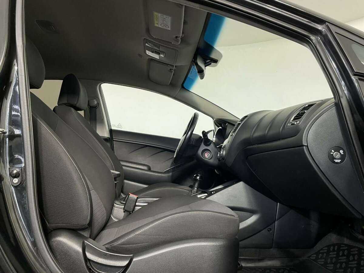 Kia Cerato с пробегом — 2017 год. Фото: #12