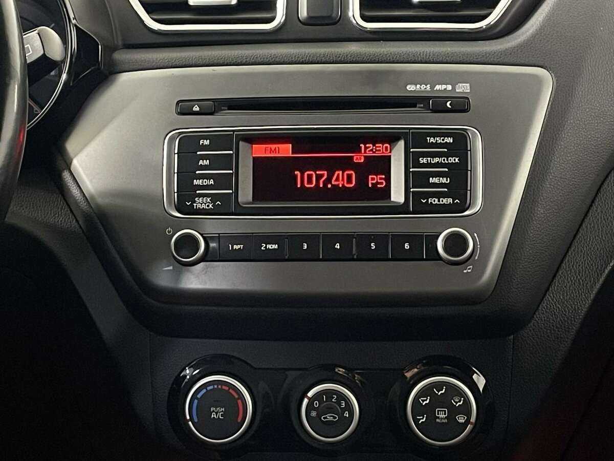 Kia Rio с пробегом — 2016 год. Фото: #11
