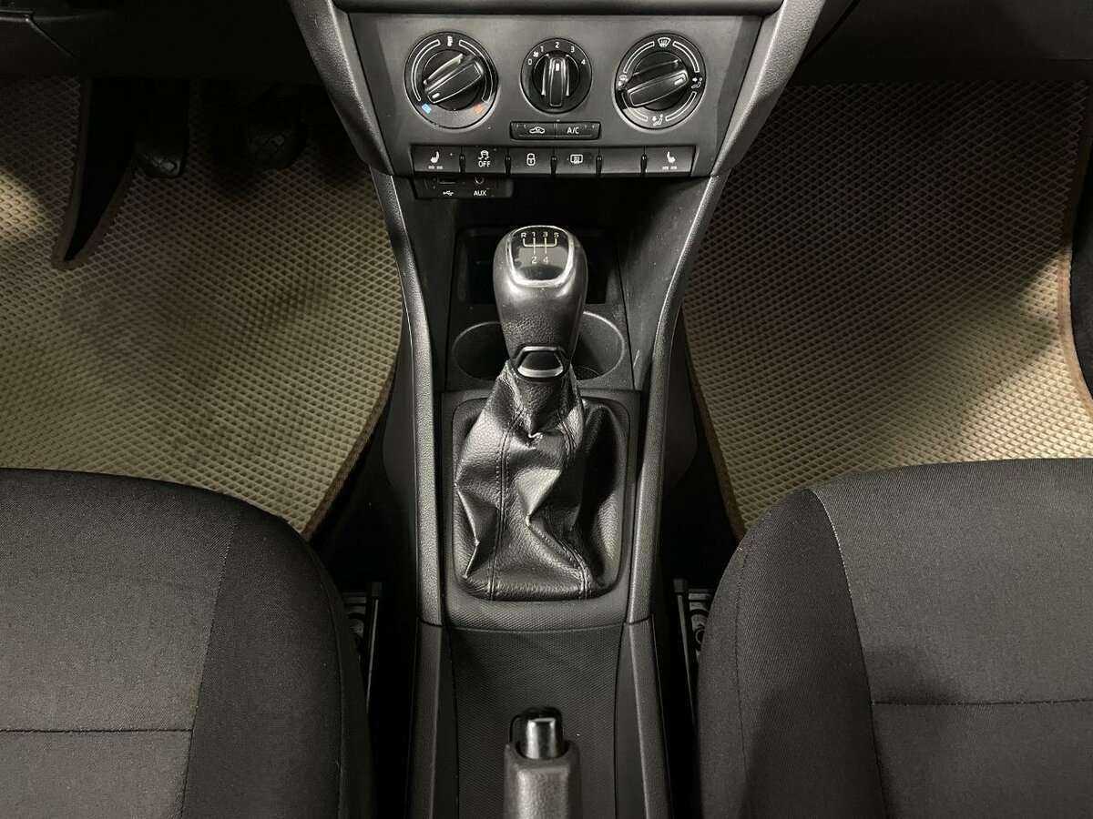Skoda Rapid с пробегом — 2016 год. Фото: #11