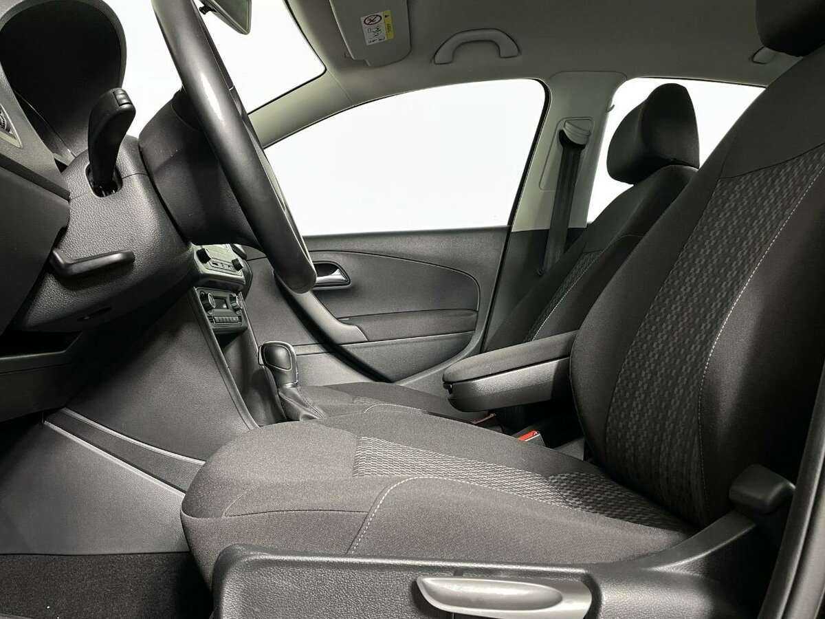 Volkswagen Polo с пробегом — 2019 год. Фото: #8
