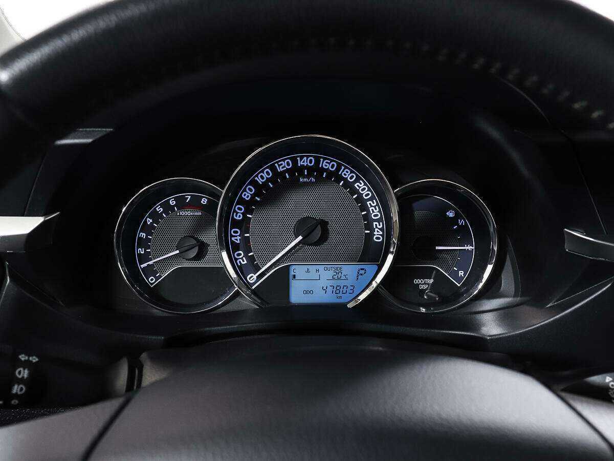 Toyota Corolla с пробегом — 2013 год. Фото: #9