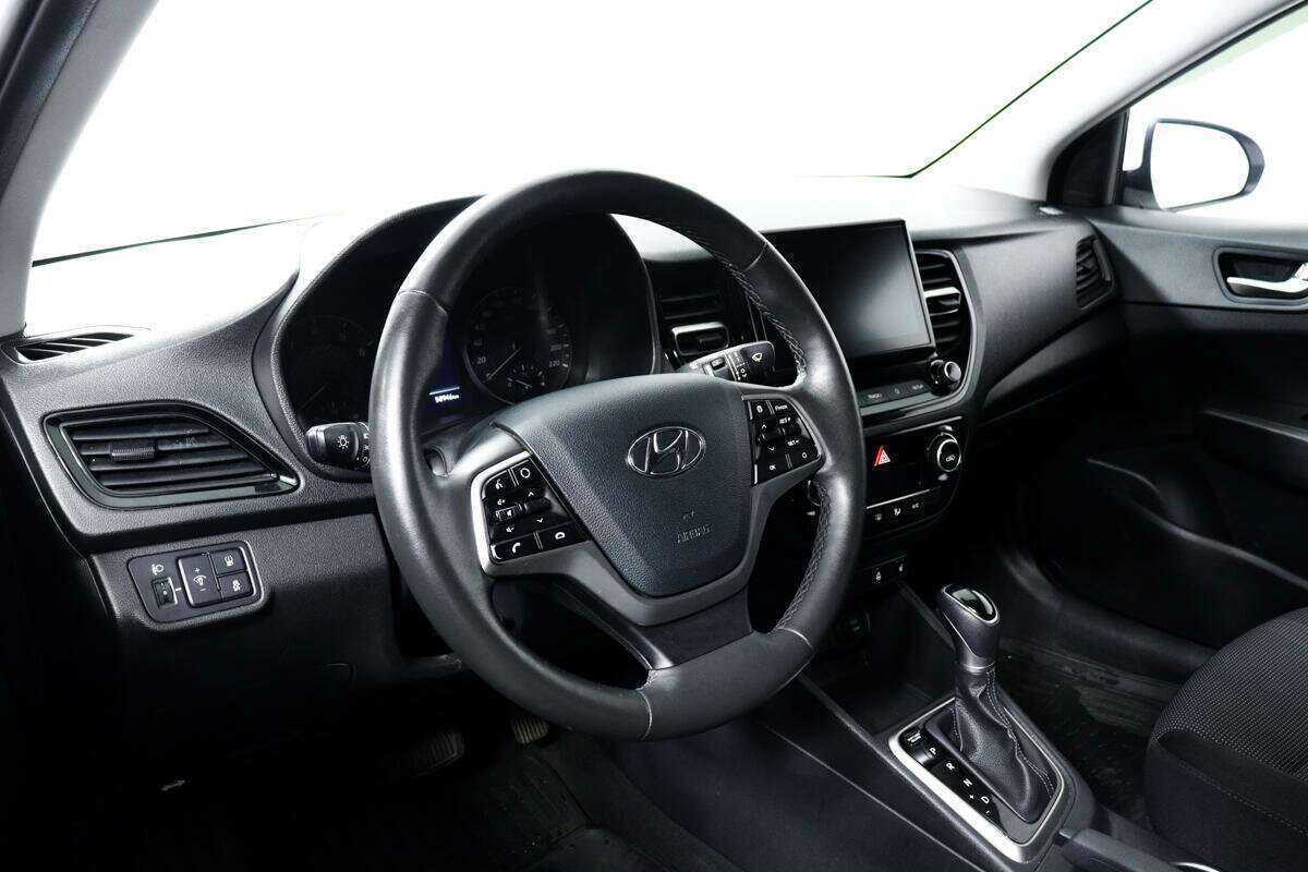 Hyundai Solaris с пробегом — 2021 год. Фото: #10