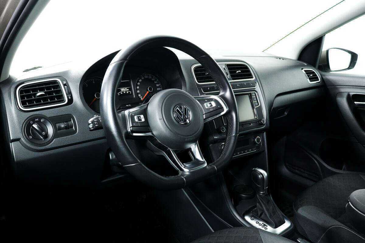 Volkswagen Polo с пробегом — 2019 год. Фото: #12