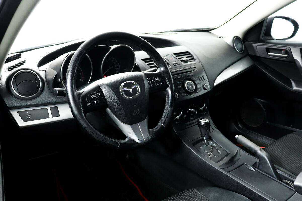 Mazda 3 с пробегом — 2013 год. Фото: #11