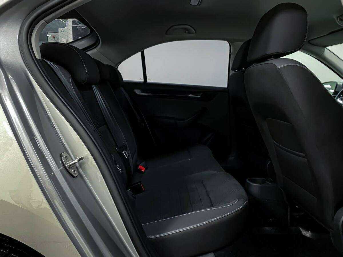 Volkswagen Polo с пробегом — 2020 год. Фото: #11