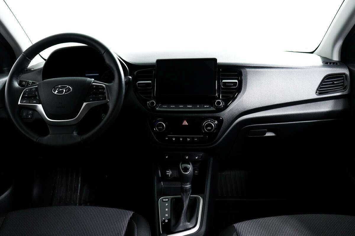 Hyundai Solaris с пробегом — 2022 год. Фото: #10