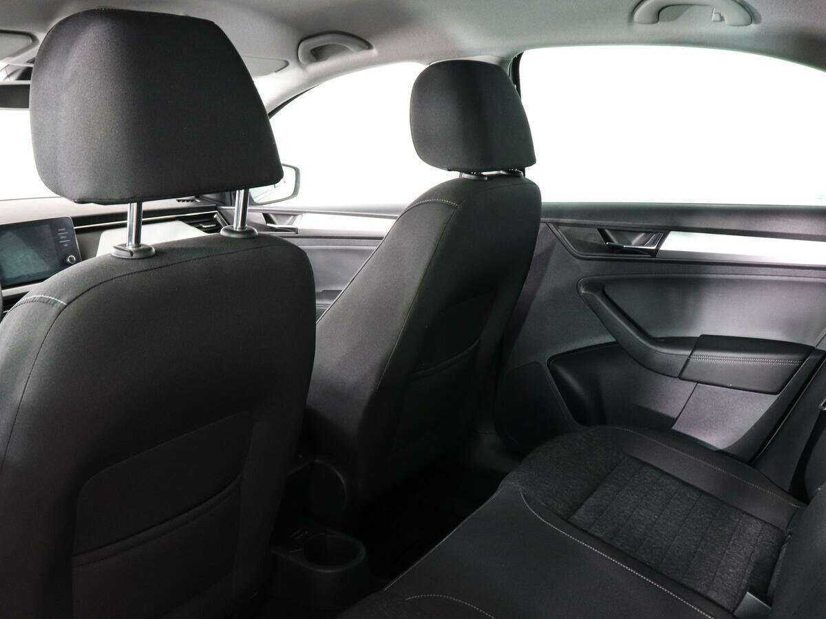 Skoda Rapid с пробегом — 2020 год. Фото: #12