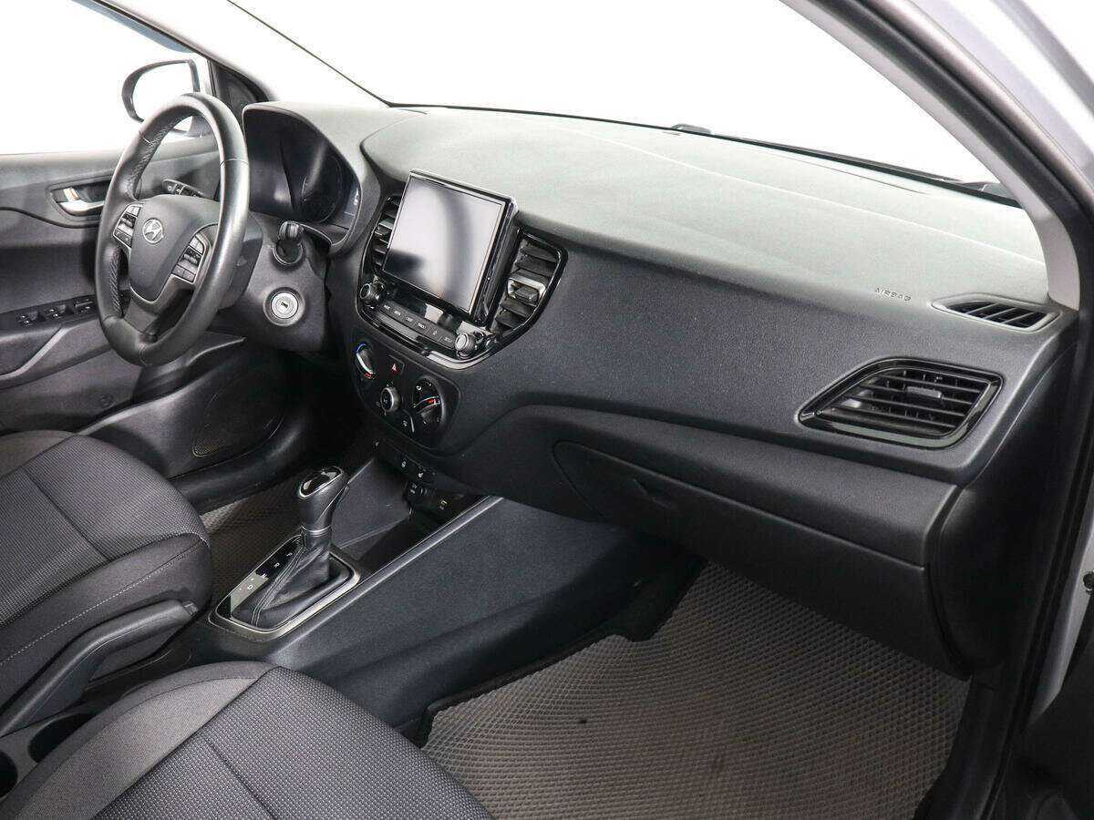 Hyundai Solaris с пробегом — 2021 год. Фото: #9