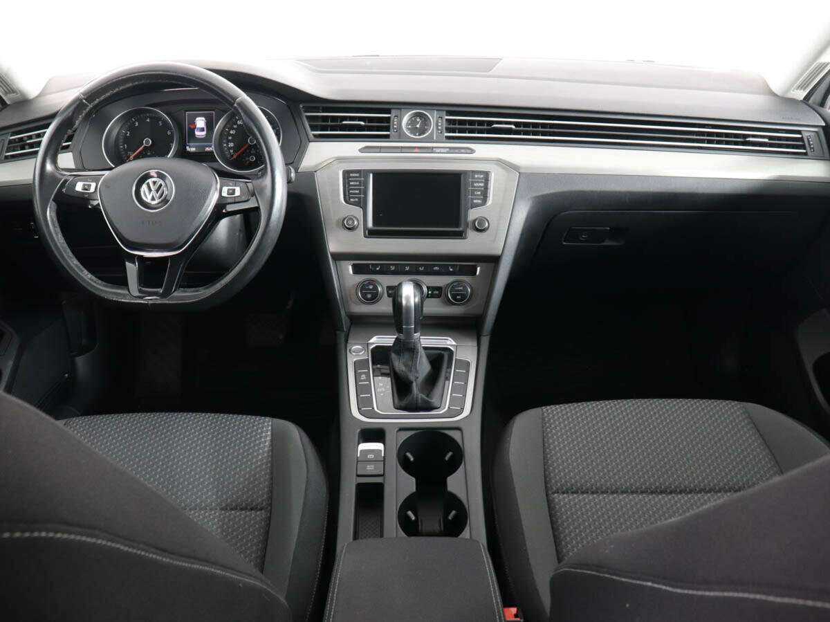 Volkswagen Passat с пробегом — 2016 год. Фото: #10