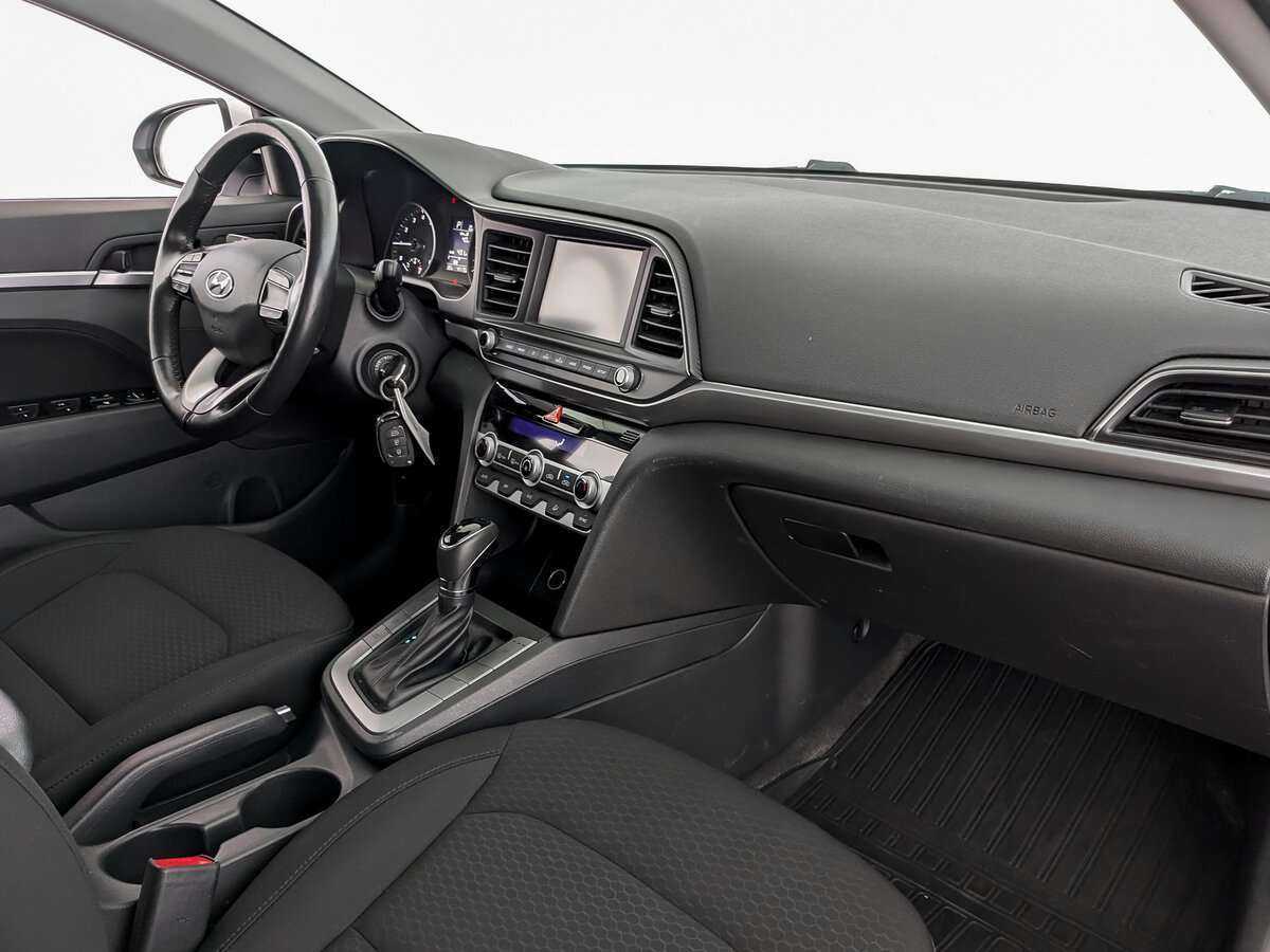 Hyundai Elantra с пробегом — 2020 год. Фото: #8