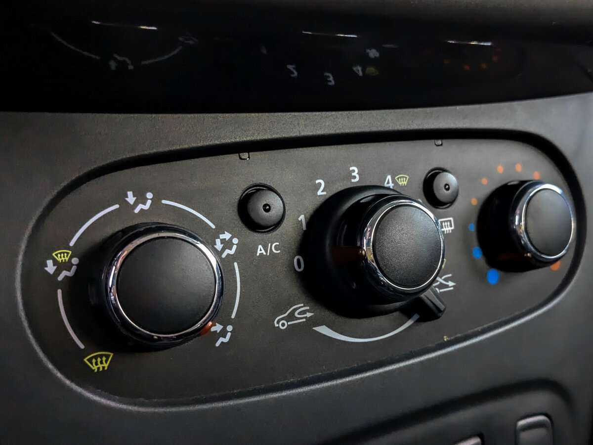 Renault Logan с пробегом — 2017 год. Фото: #20