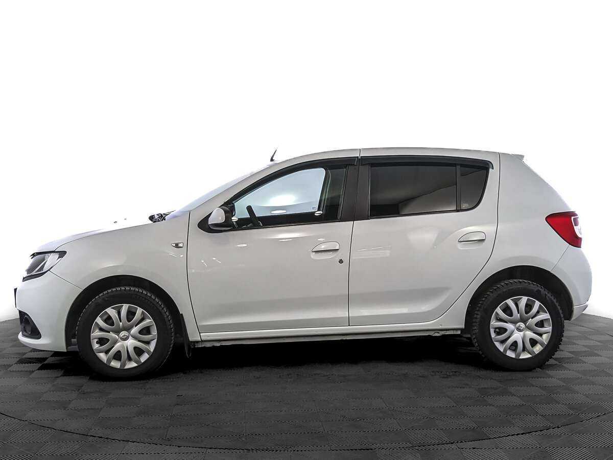 Renault Sandero с пробегом — 2016 год. Фото: #7