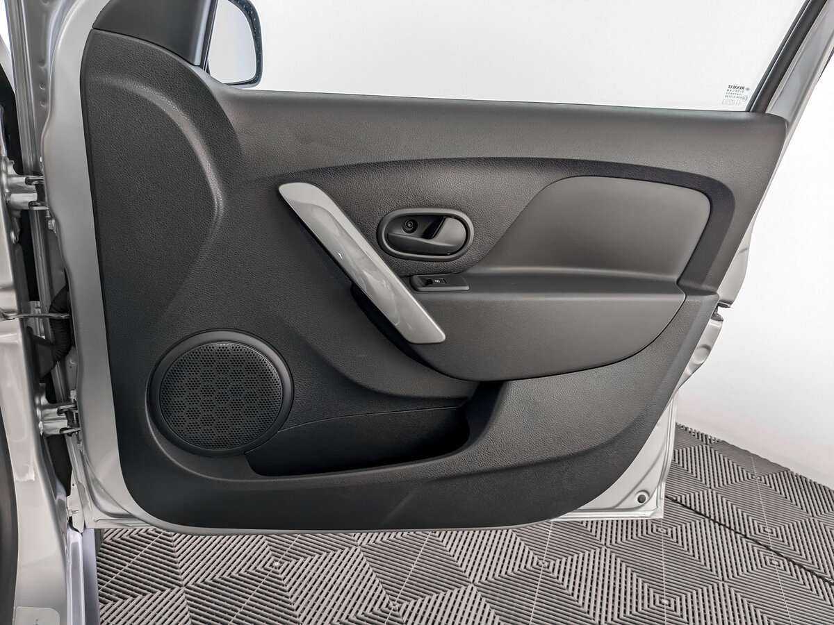 Renault Sandero с пробегом — 2021 год. Фото: #23